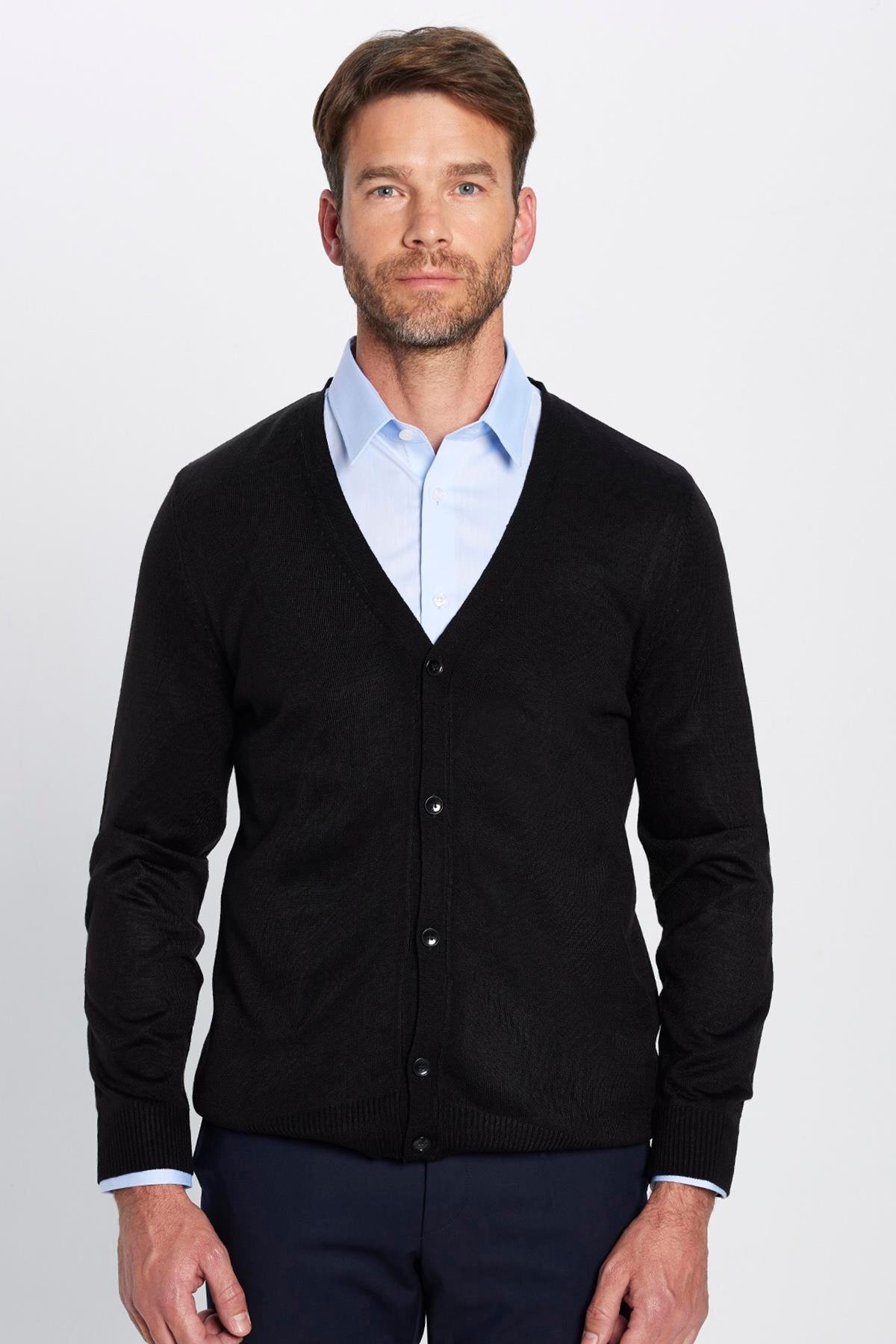 Tudors Slim-fit Slim-fit-cardigan Mit Knöpfen, Einfarbig, Nicht Pelzig, Weich, Strukturiert für Herren - M