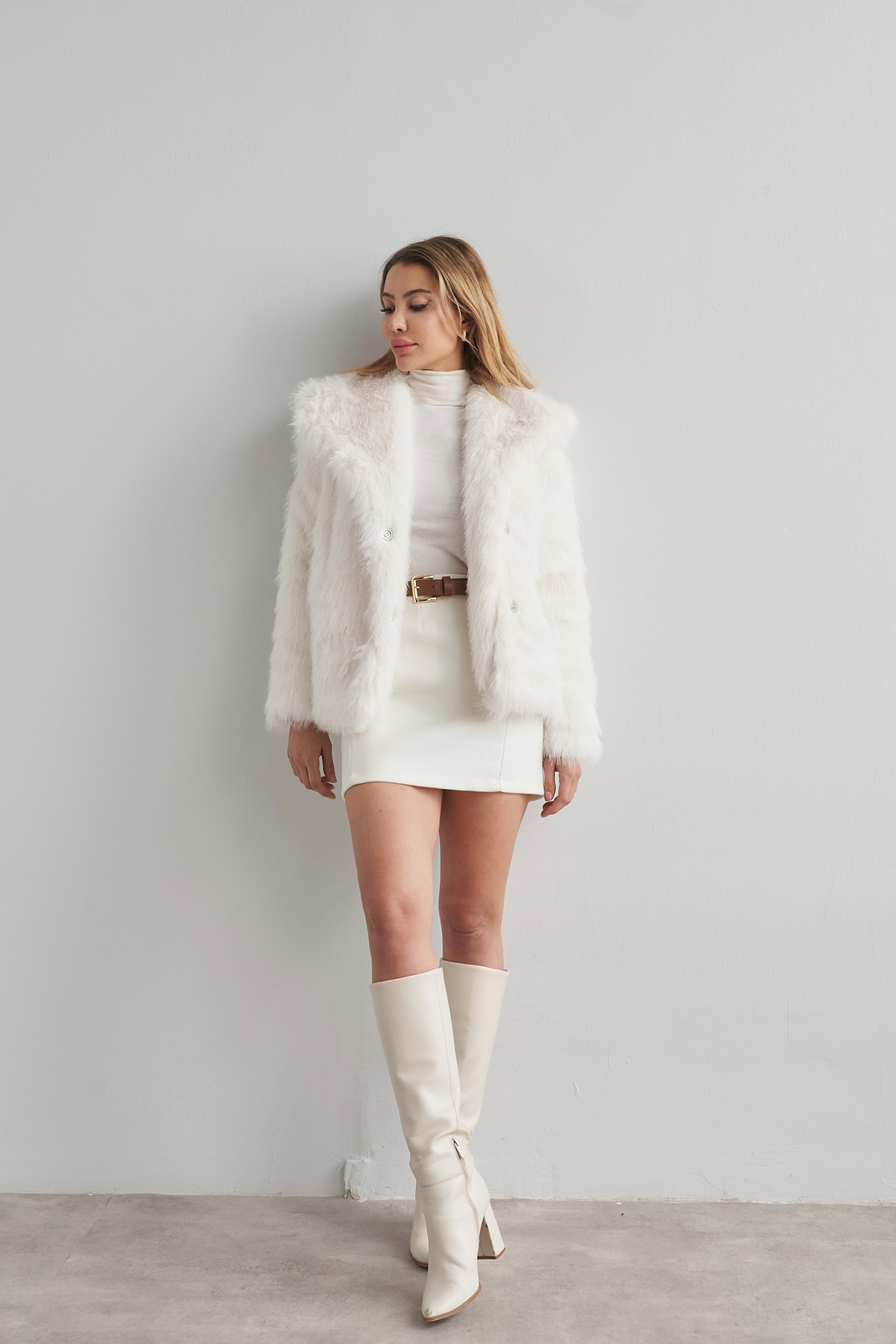 Rabia Çelik Weißer Premium Plüsch Wintermantel für Damen - M