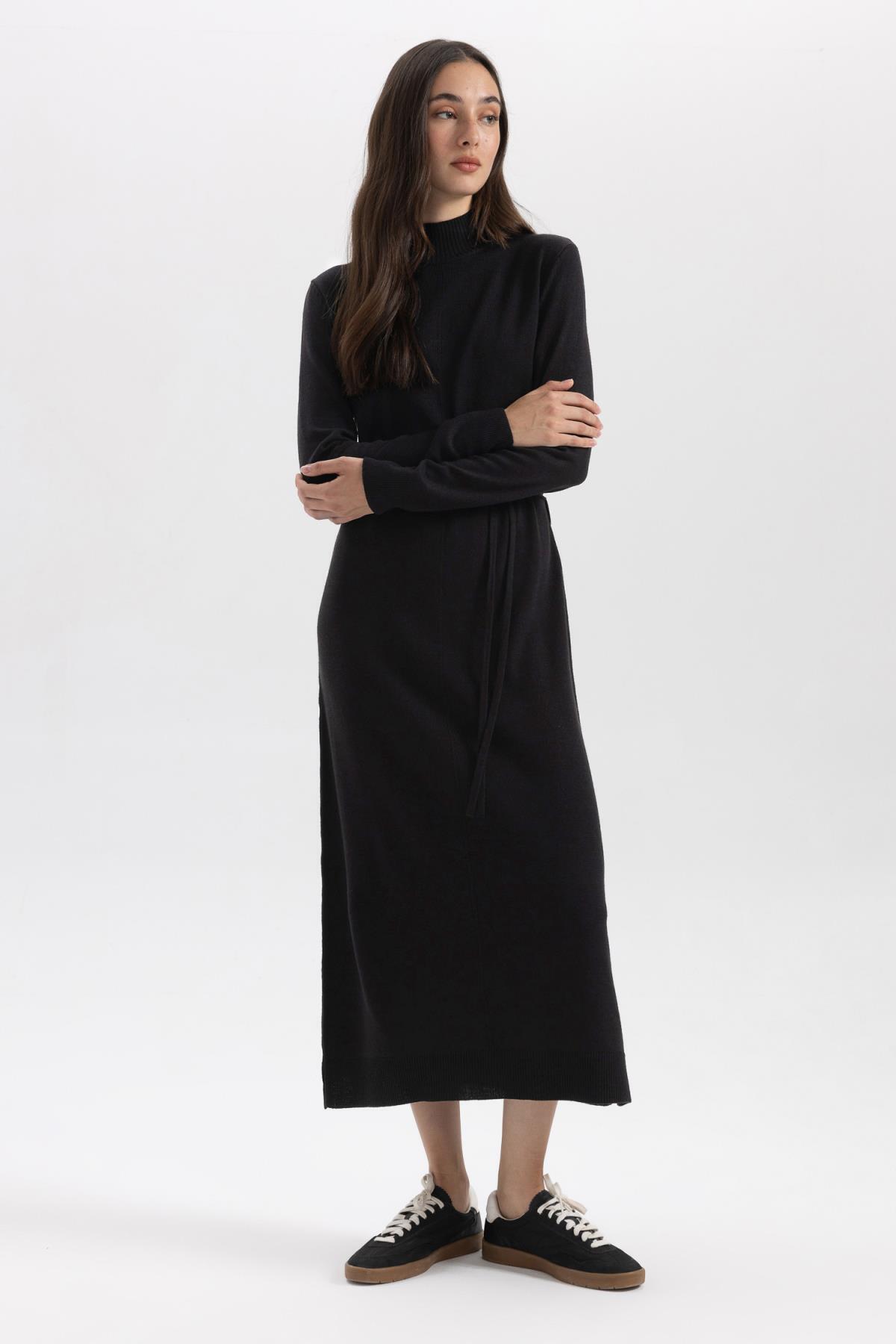 DeFacto Basic-strick-maxikleid Mit Halbem Rollkragen – Lange Ärmel, Gerader Schlitz A9807ax23wn für Damen - M