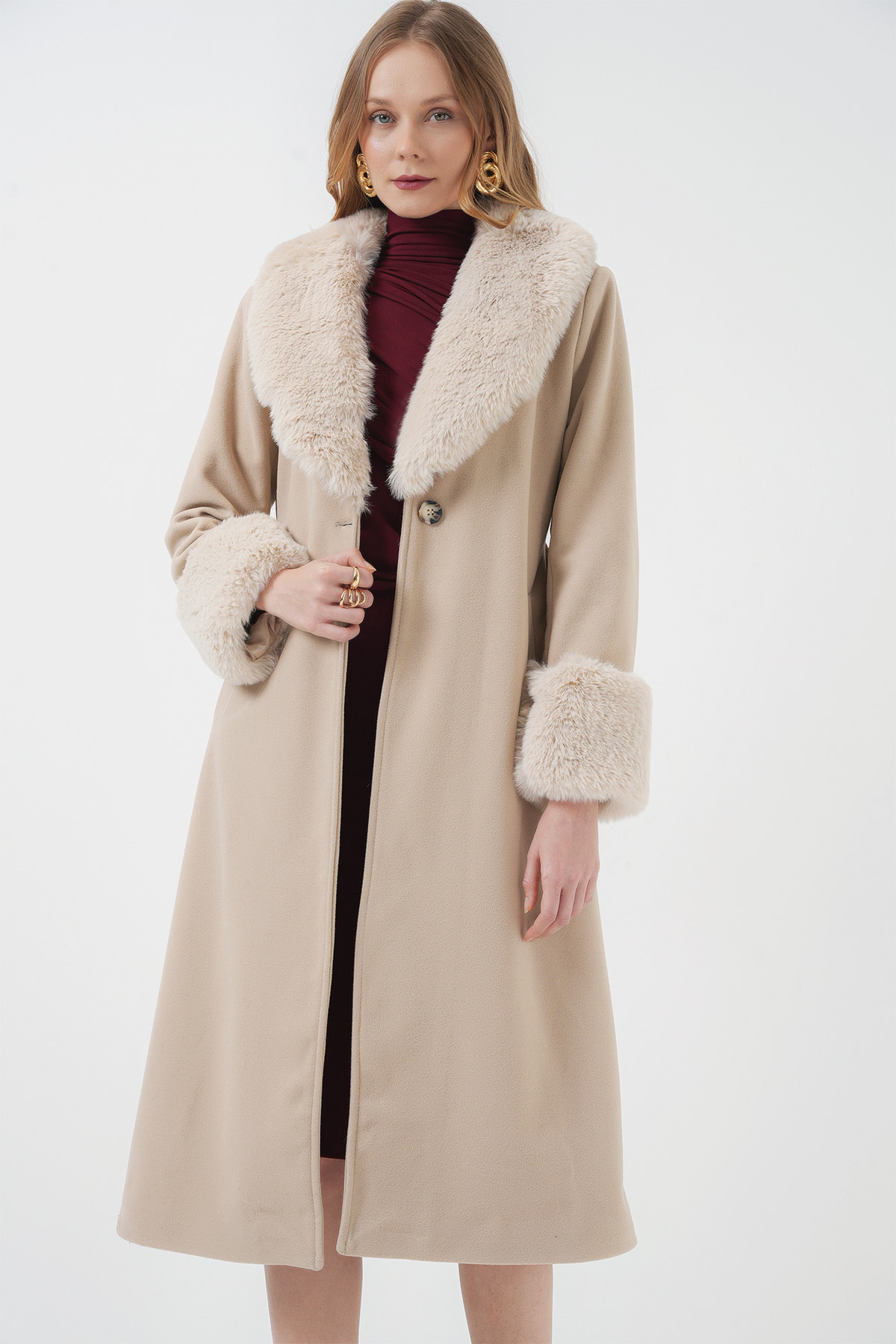 Bigdart 9149 Modell Beige Langer Mantel Pelz Detail für Damen - 42
