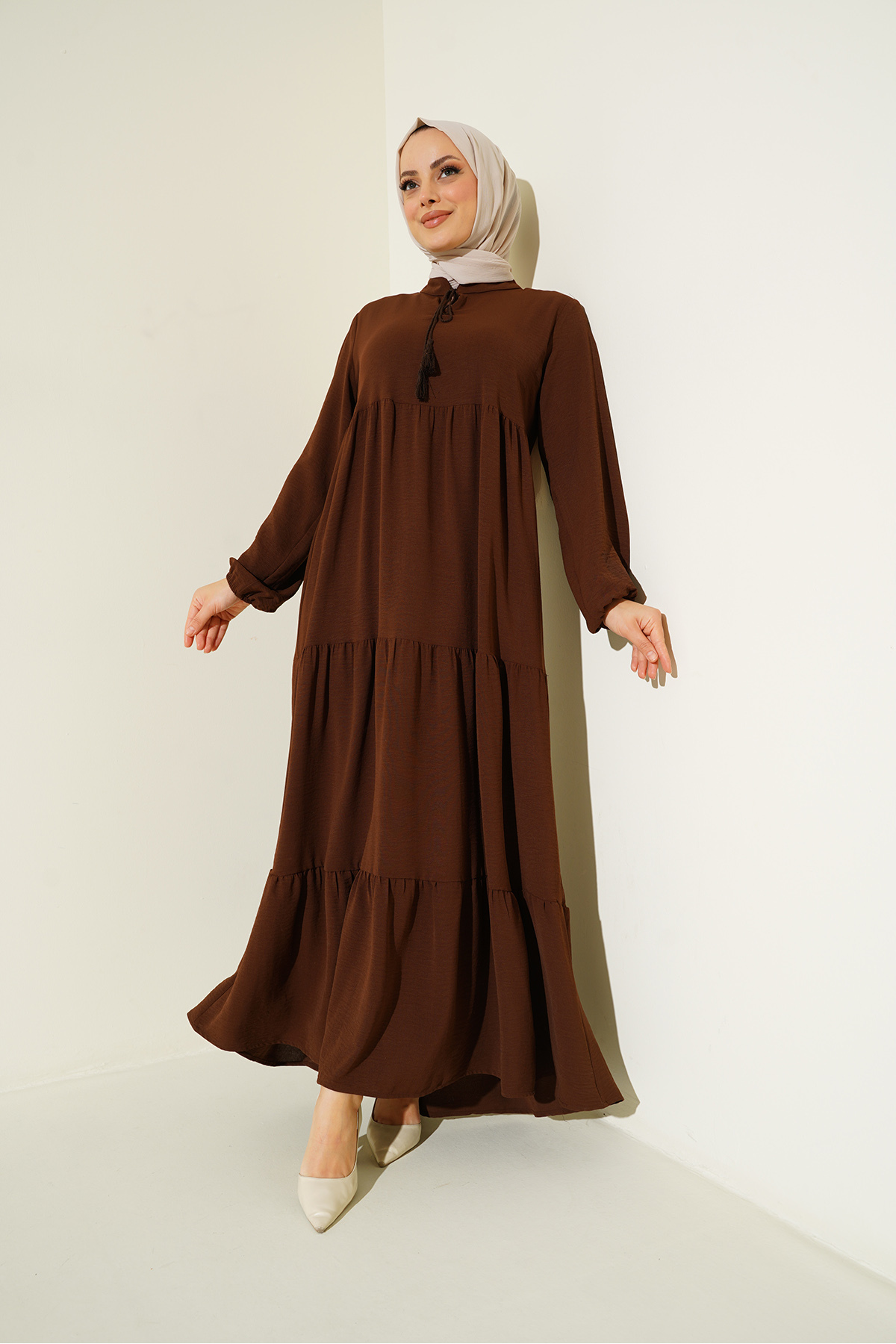 Bigdart Modell 1627 Hijab-kleid Mit Schnürung Und Kragen – E. Coffee für Damen - 46