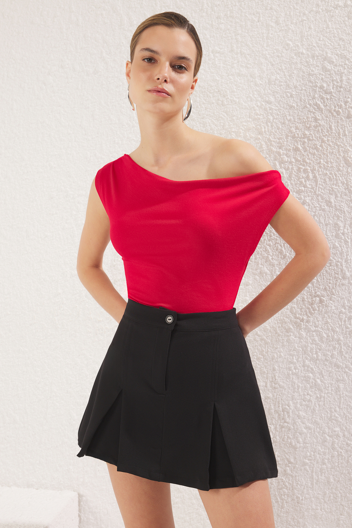 Trendyol Collection Rot*001 Rote Gerade Bluse Mit U-boot-ausschnitt Und Viskose/weichem Stoff, Dehnbar, Gestrickt, Bluse für Damen - S