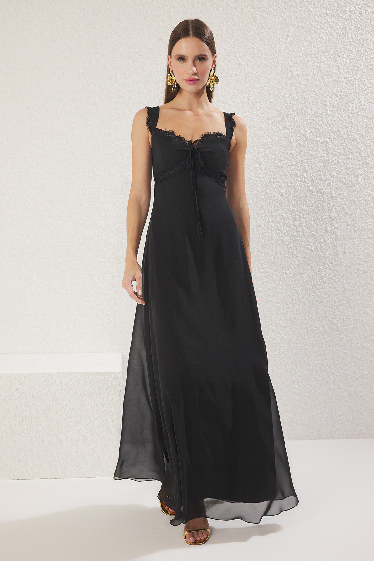 Trendyol Collection Schwarzes A-linien-abendkleid Mit Spitze Und Detailliertem Chiffon-webmuster, Langes, Stilvolles Abendkleid Für Den Abschlussball für Damen - 42