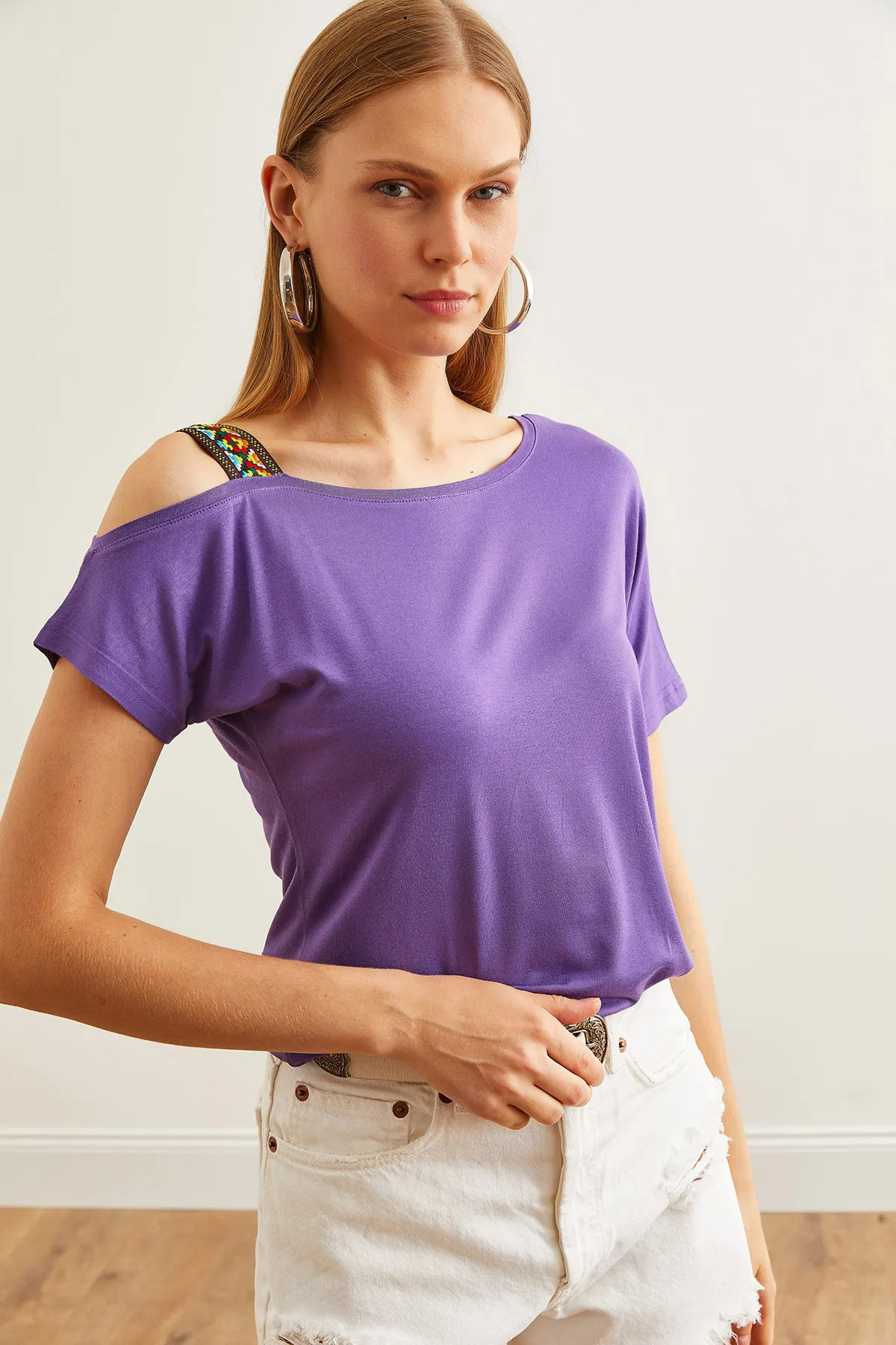 Olalook Lilafarbene Bluse Mit Einschultriger Bluse Im Ethno-stil Blz- 19000194 für Damen - L