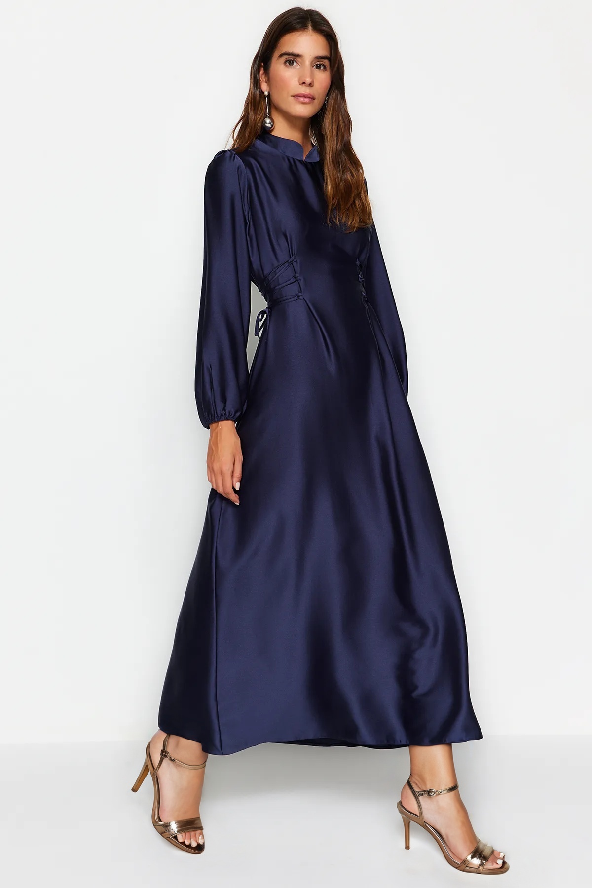 Trendyol Modest Marineblaues Abendkleid Aus Satin Mit Taillengürtel für Damen - 36
