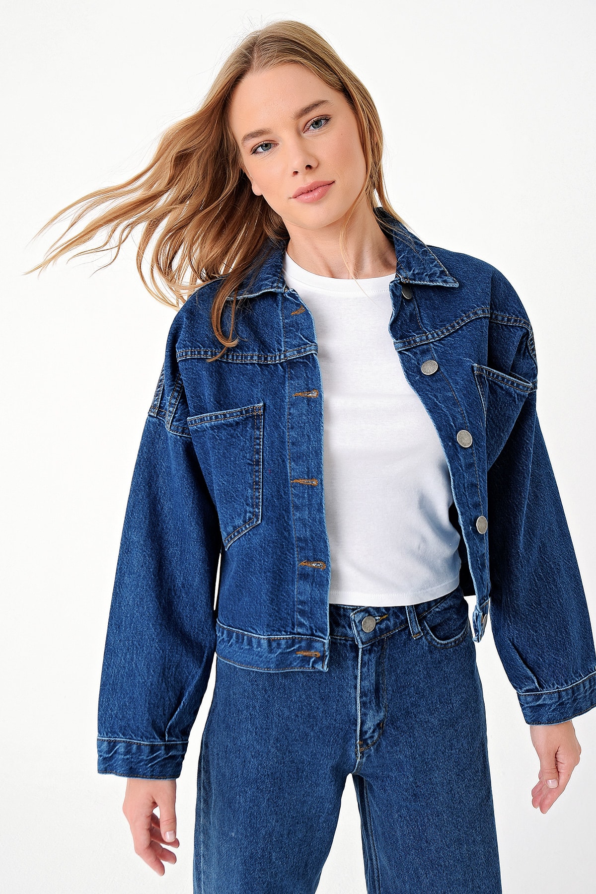 Trend Alaçatı Stili Dunkelblaue, Kurze Jeansjacke für Damen - S
