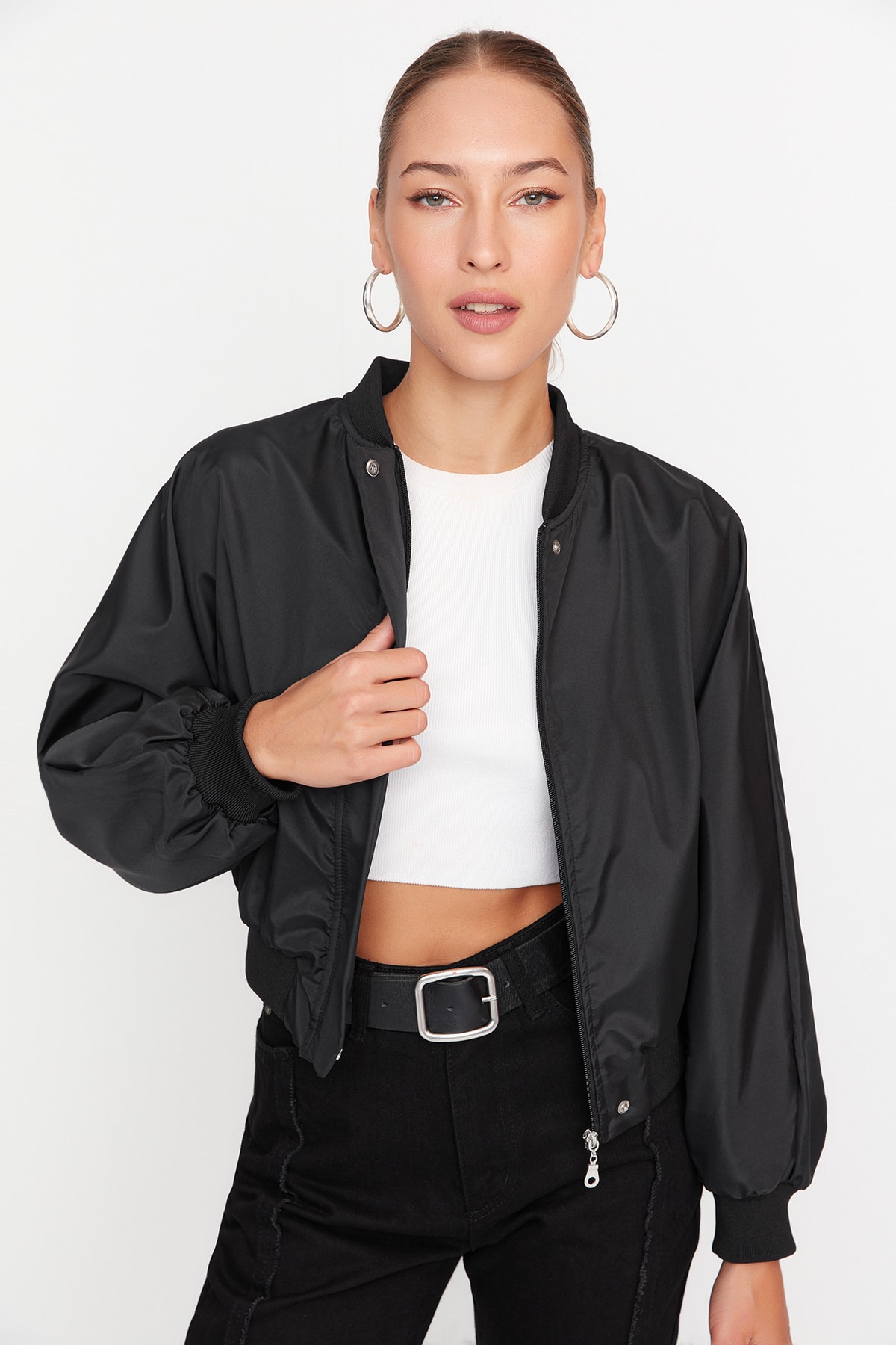 Trendyol Collection Übergroße Wasserabweisende Bomberjacke – Kordelzug-detail, Schwarz für Damen - XL