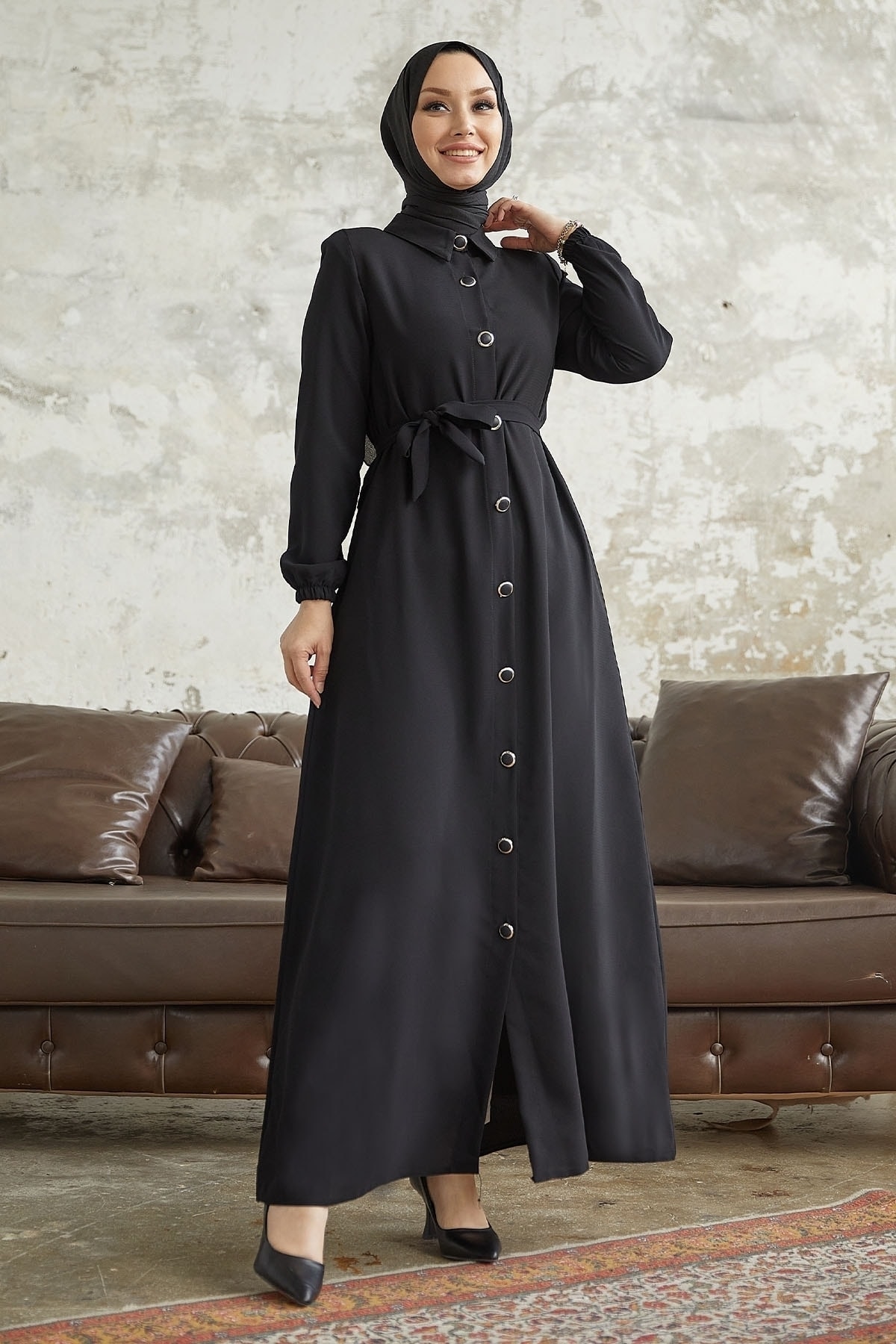 InStyle Linny Abaya Mit Geknöpftem Hemdkragen – Schwarz für Damen - 44