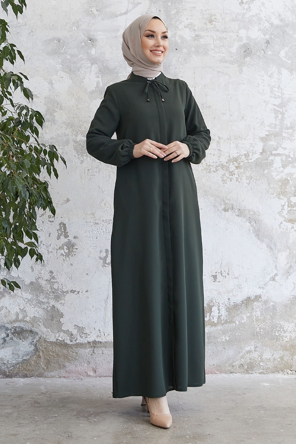 InStyle Abaya Mit Spitzenkragen Und Versteckter Knopfleiste – Khaki für Damen - 38