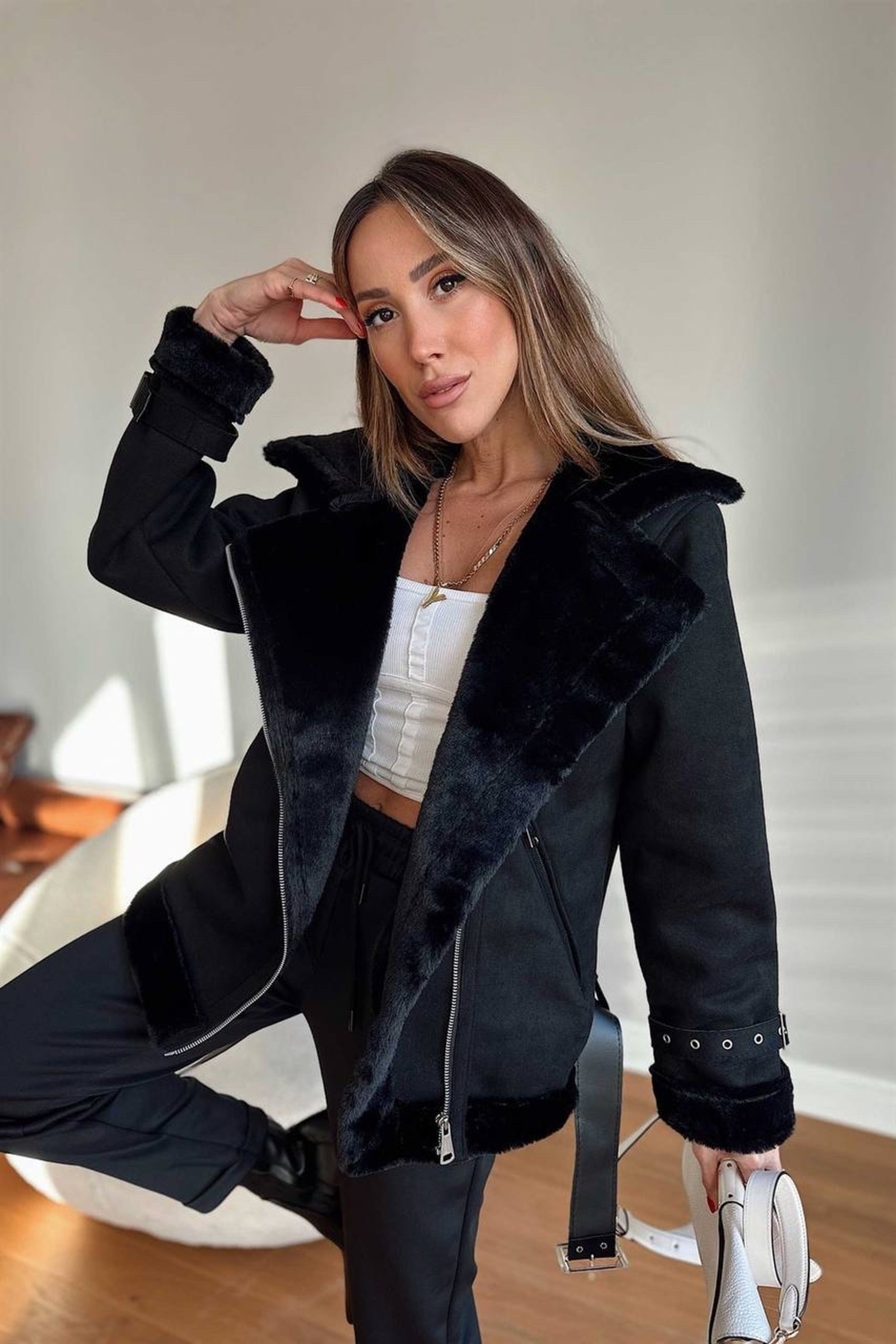 Laluvia Schwarzer Pelz-wildledermantel Mit Gürteldetail für Damen - S