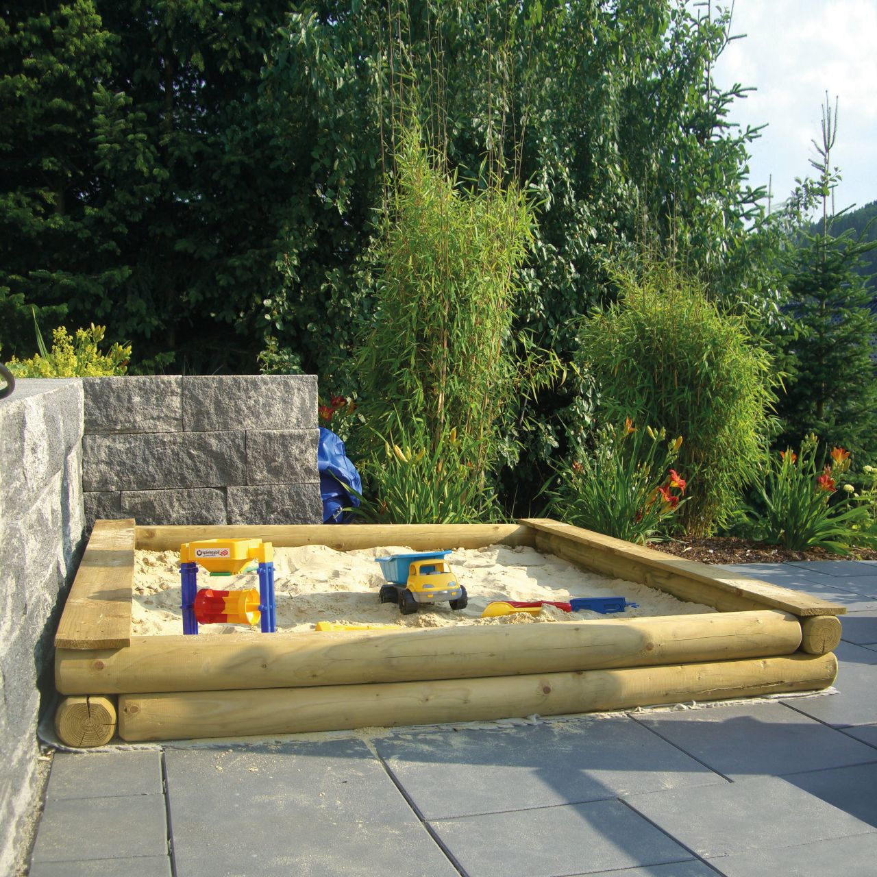 Sandkasten Klaus 200 x 200 cm aus 12 cm Rundholz, kesseldruckimprägniert ''