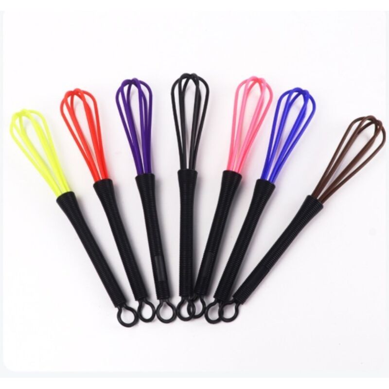 7-teiliges Kunststoff-Salon-Friseur-Set mit Haarfarben-Creme-Schneebesen und Küchen-Ballonmixer (7 Farben)