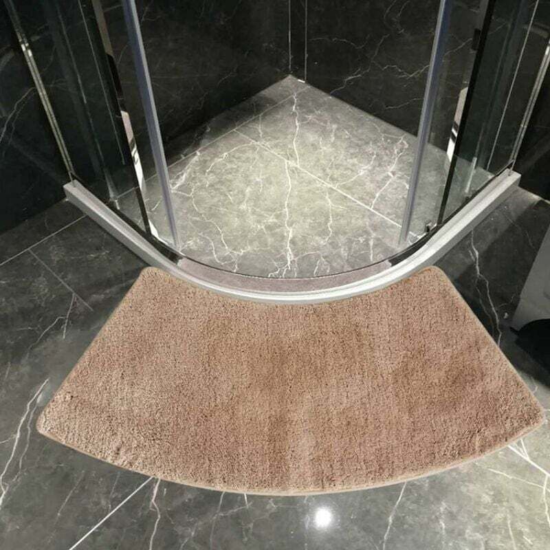 Badematte, abgerundete Duschmatte, kleines Viertelkreis. Bequeme und rutschfeste Badematte, super saugfähig.