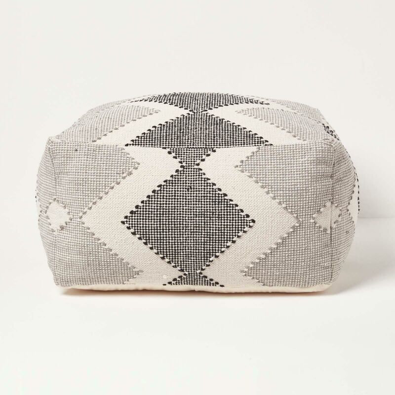 HOMESCAPES Pouf Malmö geometrisch gemustert 55 x 30 cm - Sitzsack-Hocker creme-grau-schwarz