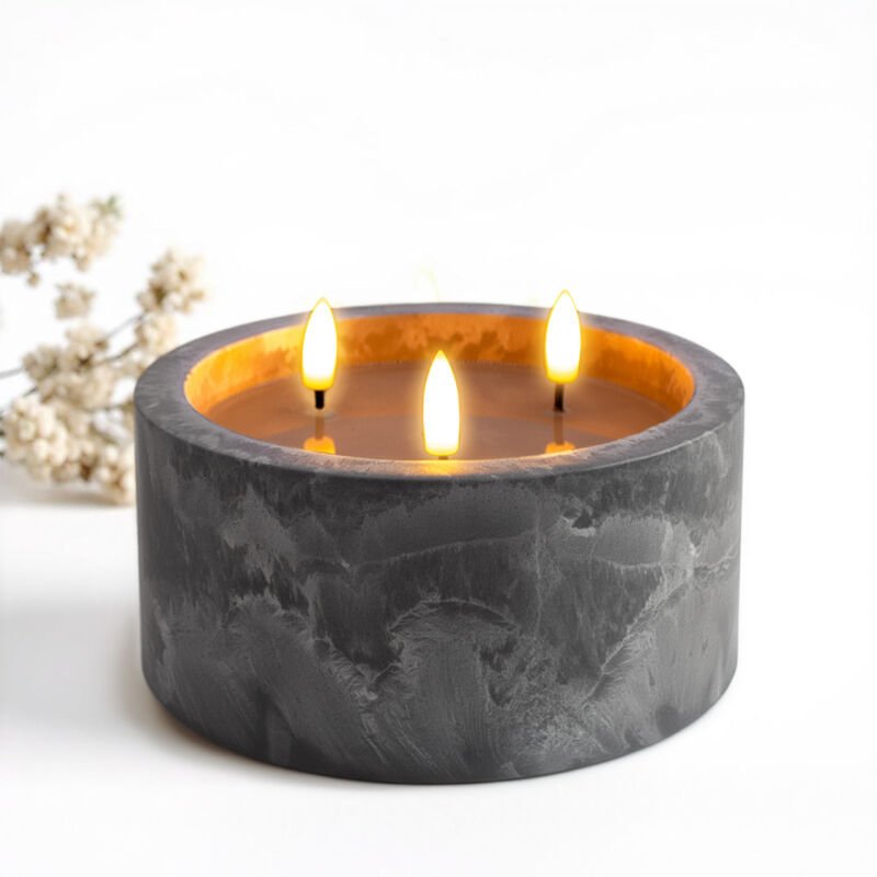 LED 3-Docht Kerze in Beton Optik mit Timer batteriebetrieben - 15 x 8 cm - Künstliche Kerze im Keramik Gefäß mit 3 Flammen in warm weiß