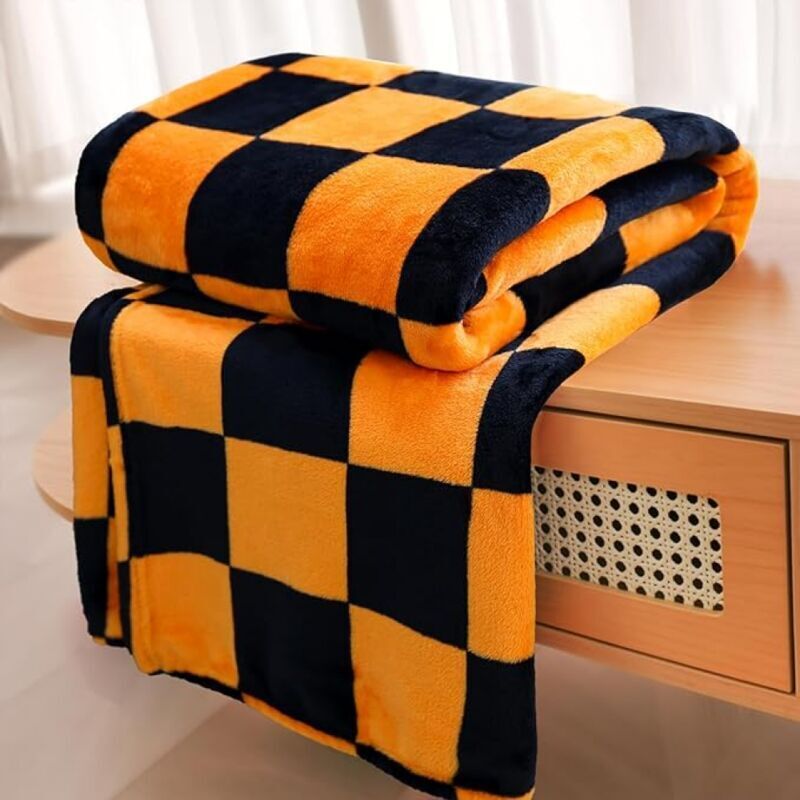 Schwarz-orange karierte Decke (135 x 200 cm), orange karierte Flanelldecke für Sofa, Bett, Couch, weiche, kuschelige und warme karierte Decke,