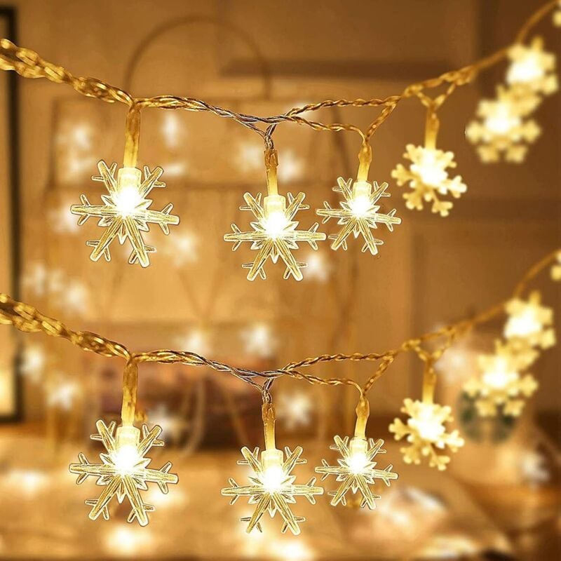 Weihnachtsgirlanden, niedrige Lichterketten, klare Kabelbeleuchtung, Weihnachtsdekoration, Weihnachtsdekoration im Freien, beleuchtete