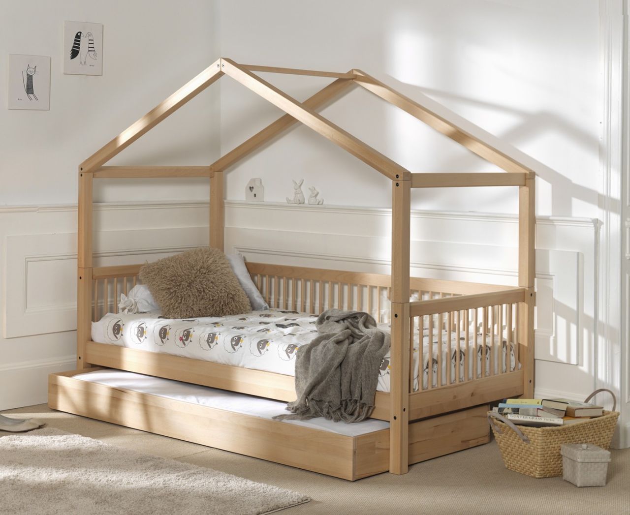 Hausbett 90x200 mit Bettschublade Kindermöbel Lattenrost Spielbett Buche natur