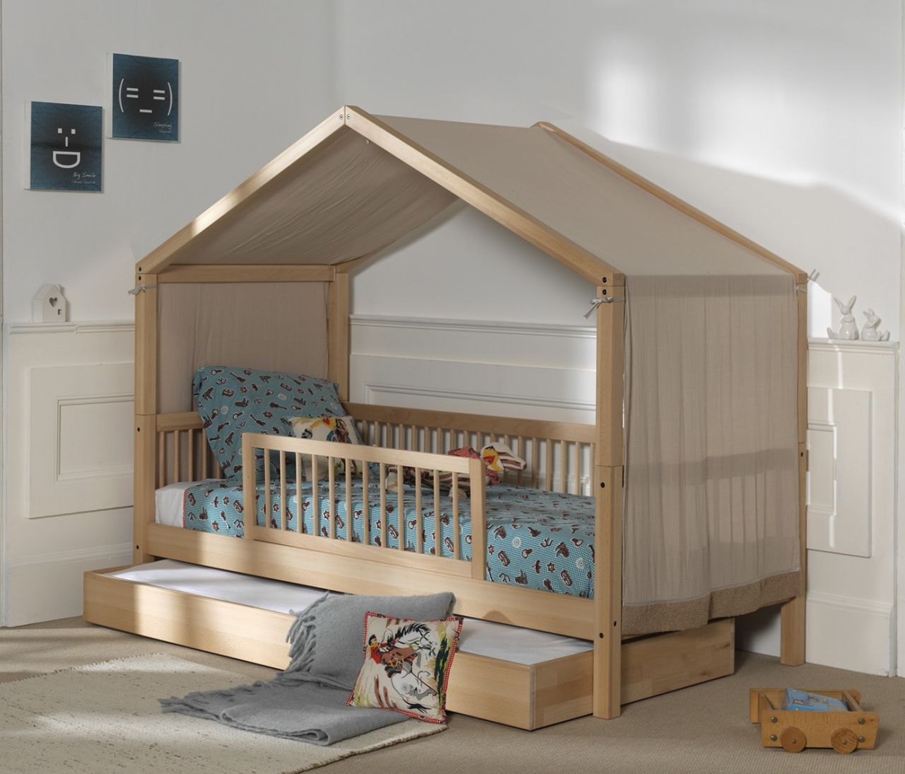 Hausbett 90x200 Bettschublade Textilhimmel Rausfallschutz Lattenrost Buche Natur