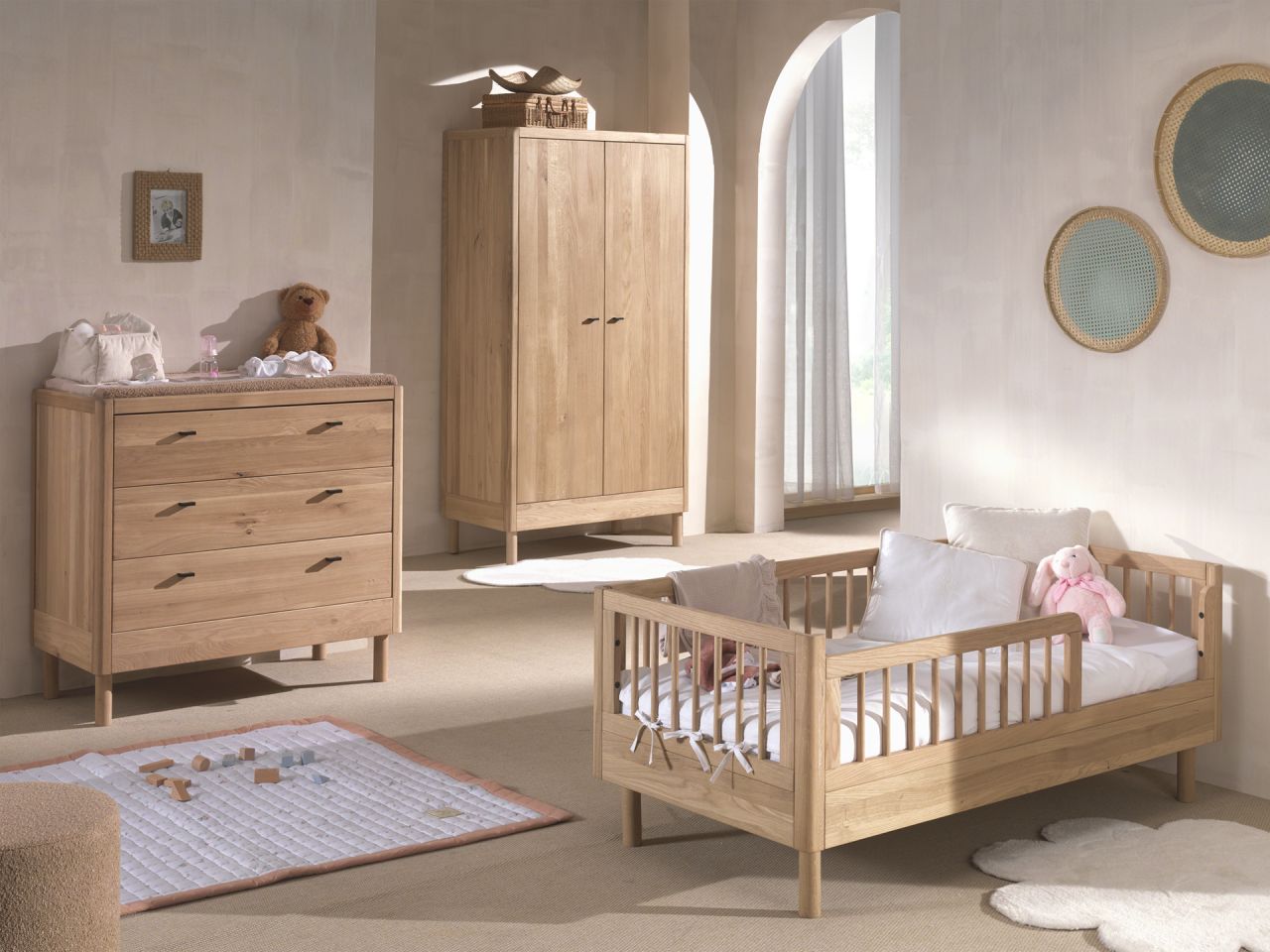 Set Juniorbett Wickelkommode Schrank 2T Kinderzimmer Babyzimmer Eiche Massiv