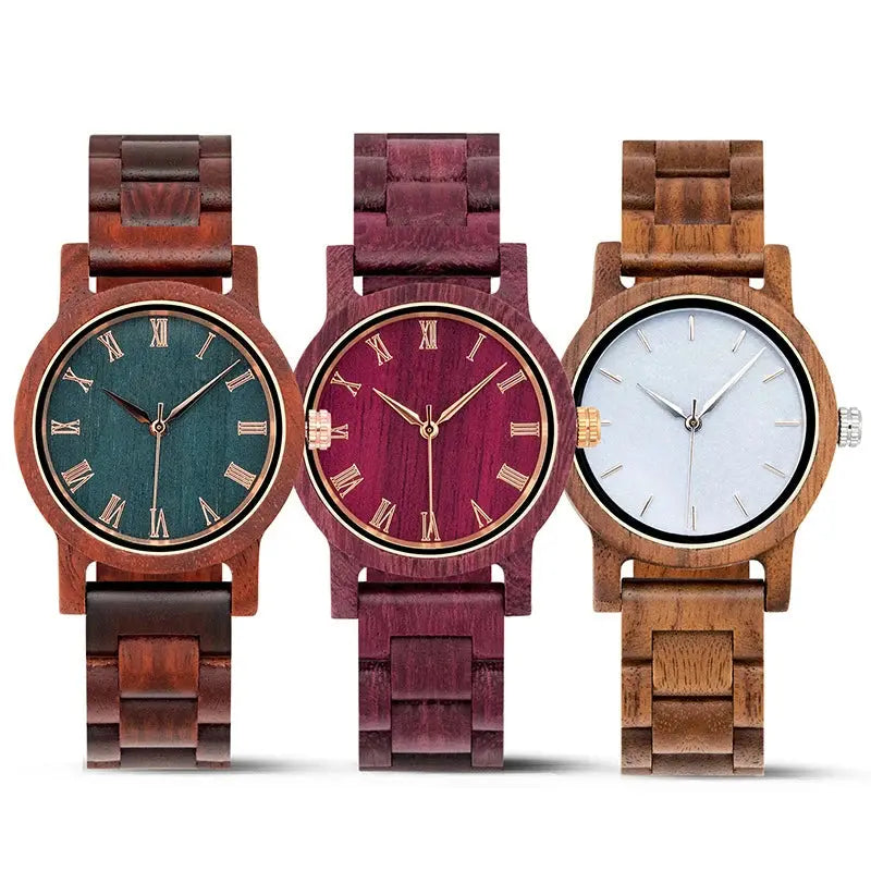Personalisierte Uhr für Frauen SolidWood aus Echtholz auf Wunsch mit persönlicher Gravur