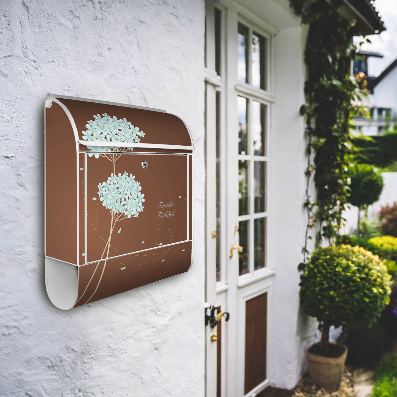 banjado Manufaktur Briefkasten weiß bunt mit Motiv Hortensie 38x47x13cm - mit Zeitungsfach pulverbeschichtet, 2 Schlüssel, mit Montageanleitung