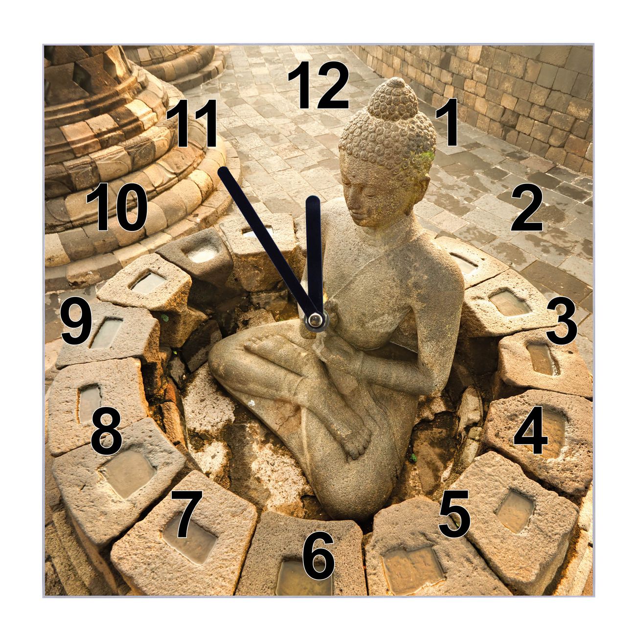 banjado Wanduhr aus echtem Glas mit Motiv Buddha, geräuscharme Wanduhr modern, 30x30cm quadratisch als Wanduhr Küche, Wohnzimmer Uhr, Uhr Flur