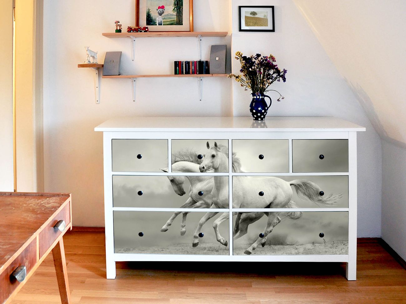 banjado Möbelsticker für IKEA HEMNES mit Motiv Wilde Pferde SW selbstklebend Kommode 8 Schubladen Möbel-Tattoo Sticker Klebefolie Schrankfolien Dekorfolie