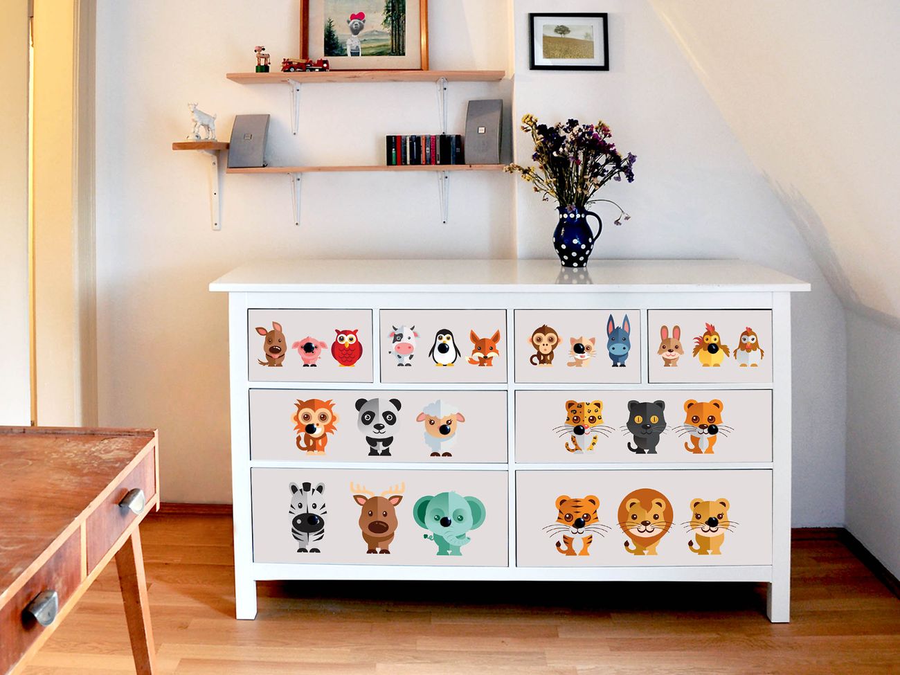 banjado Möbelsticker für IKEA HEMNES mit Motiv Freunde selbstklebend Kommode 8 Schubladen Möbel-Tattoo Sticker Klebefolie Schrankfolien Dekorfolie