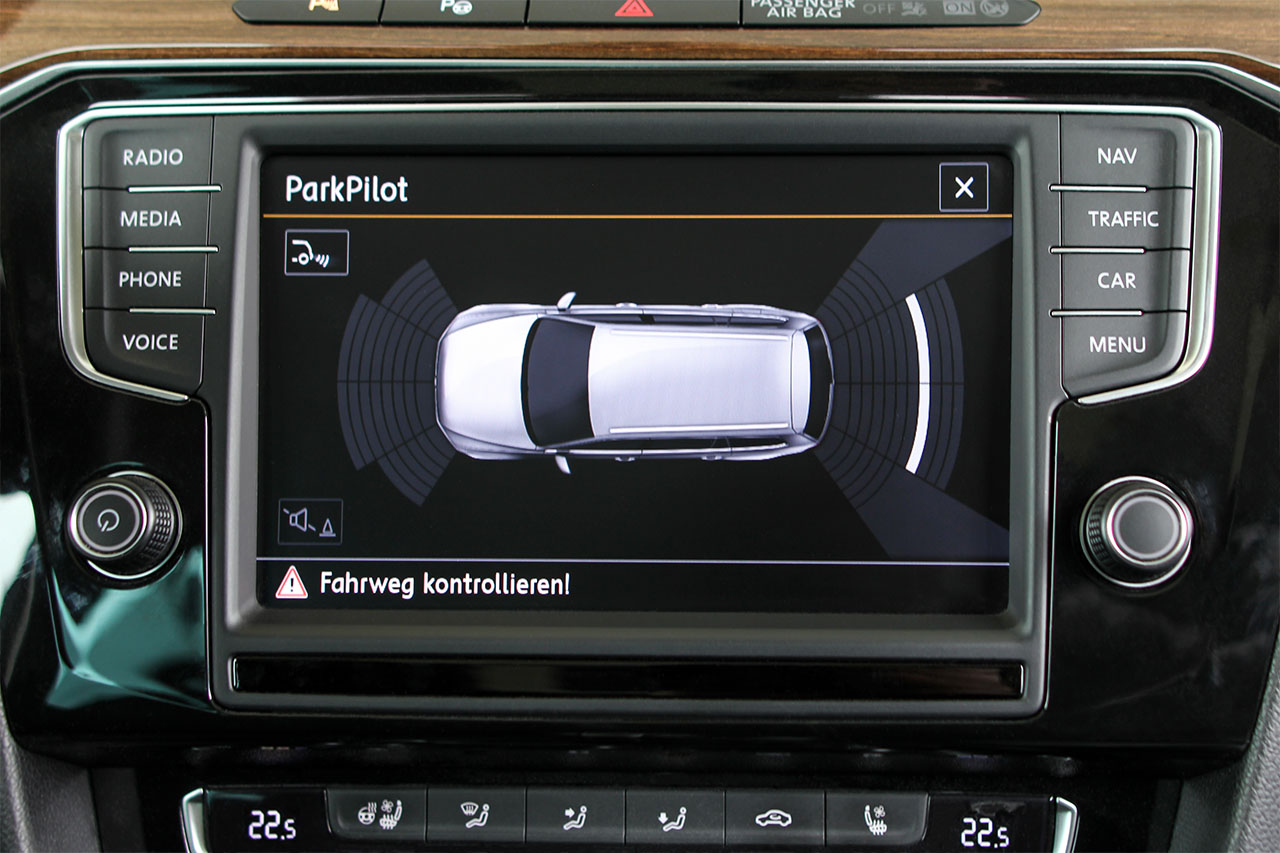 Komplett-Set Park Pilot Front + Heck inkl. OPS für VW Passat B8