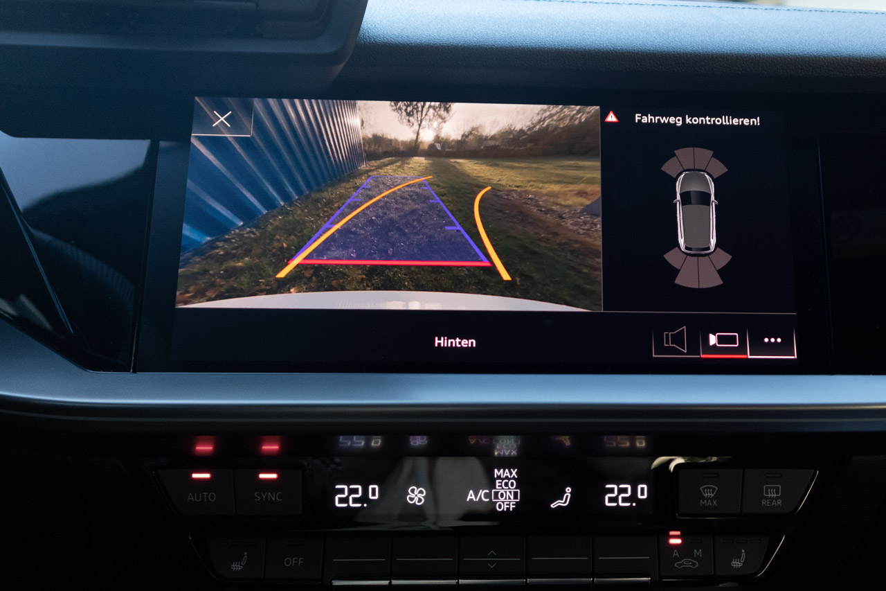 Original Kufatec Komplett- Set Nachrüstung Rückfahrkamera + Kabelbaum + Codier Dongle für Audi A3 8Y