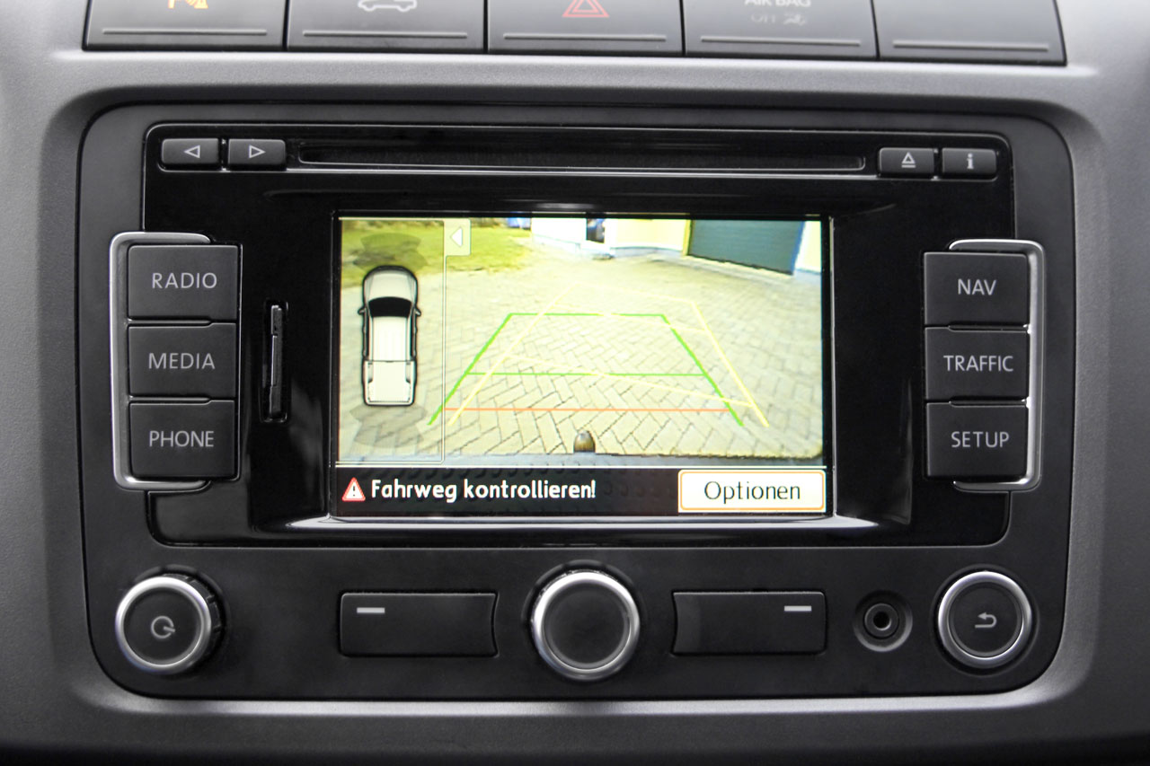 Original Kufatec Komplett- Set Nachrüstung Rückfahrkamera + Kabelbaum für VW Amarok 2H ab Modelljahr 2017-