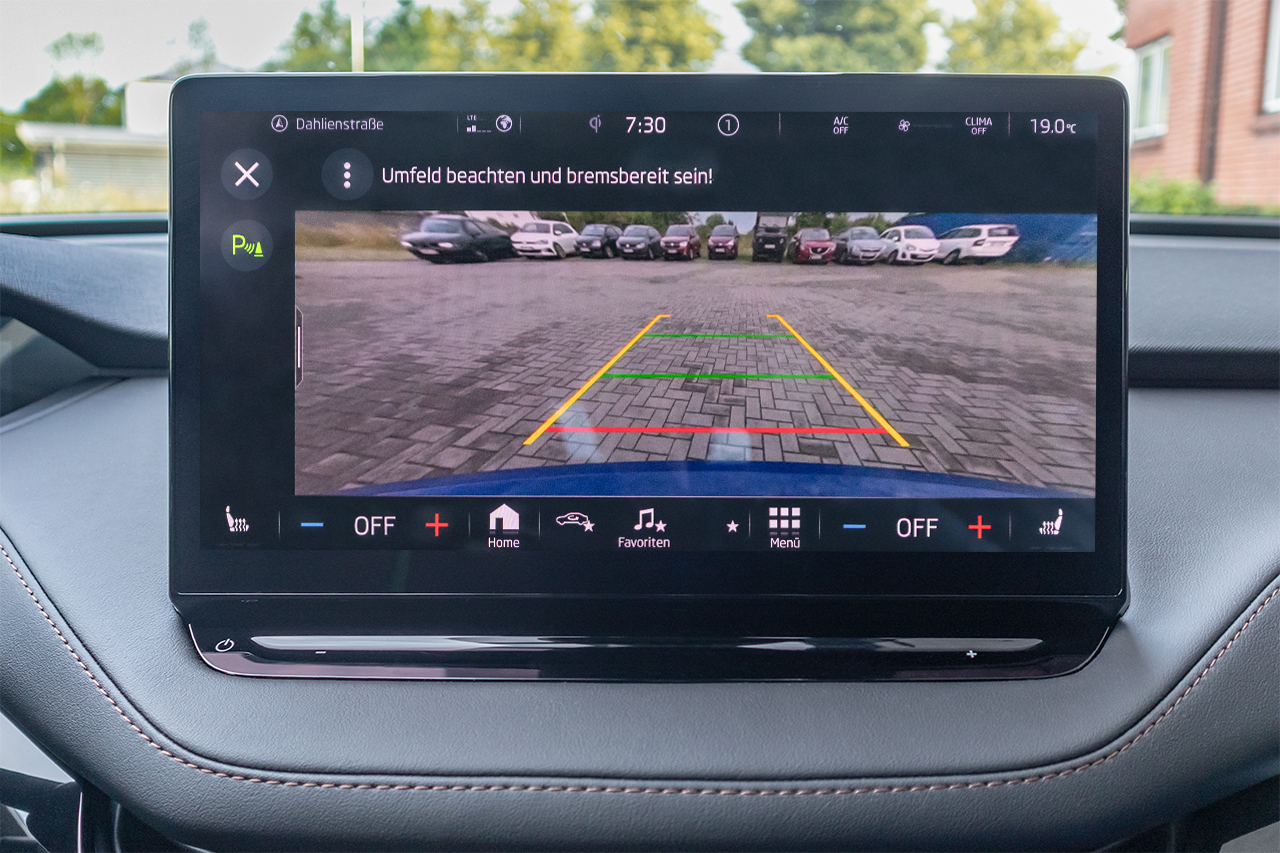 Original Kufatec Komplett- Set Nachrüstung Rückfahrkamera + Kabelbaum für Skoda Enyaq 5A