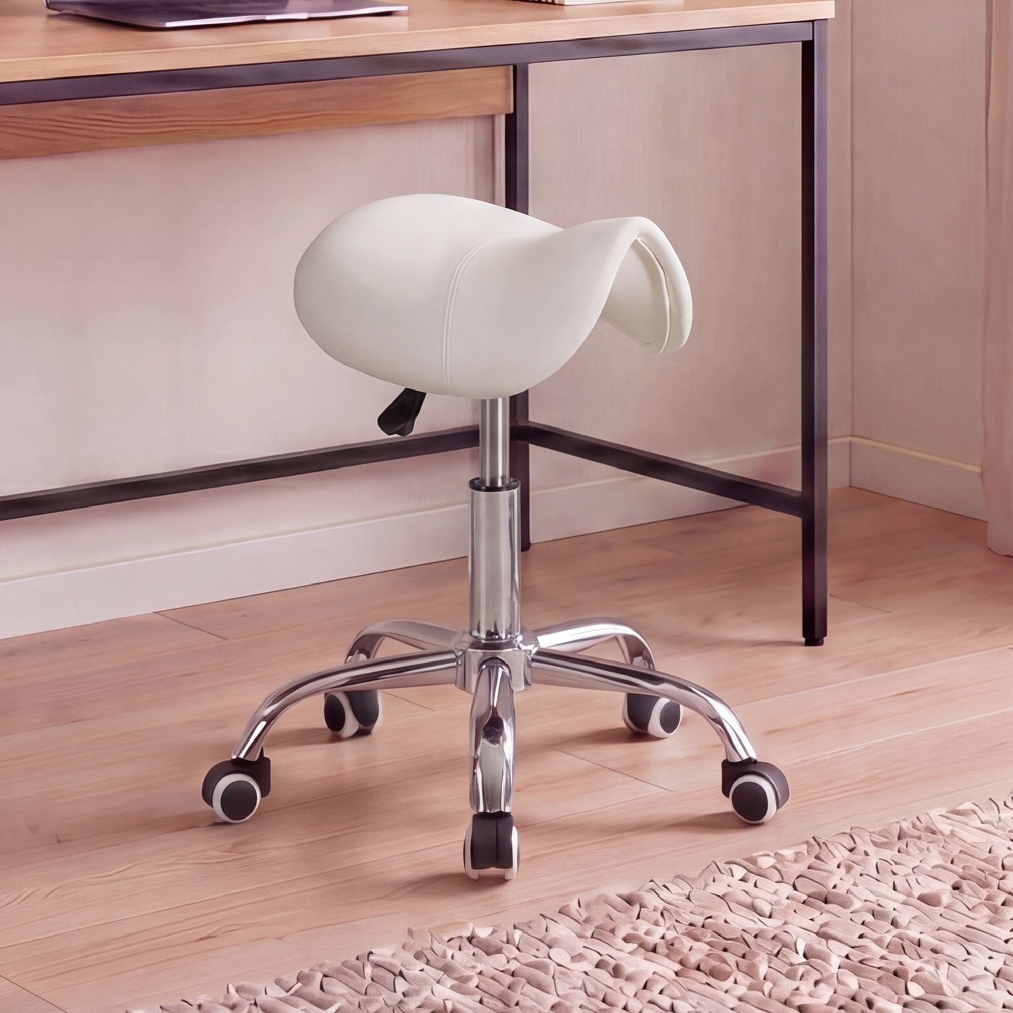 FineBuy MENTON - Sattel-Hocker, Arbeitshocker mit Kunstleder-Bezug, Sitzhocker ist höhenverstellbar, Design Drehhocker mit Rollen, Kosmetikhocker & Praxishocker mit Sattelsitz, Friseurhocker