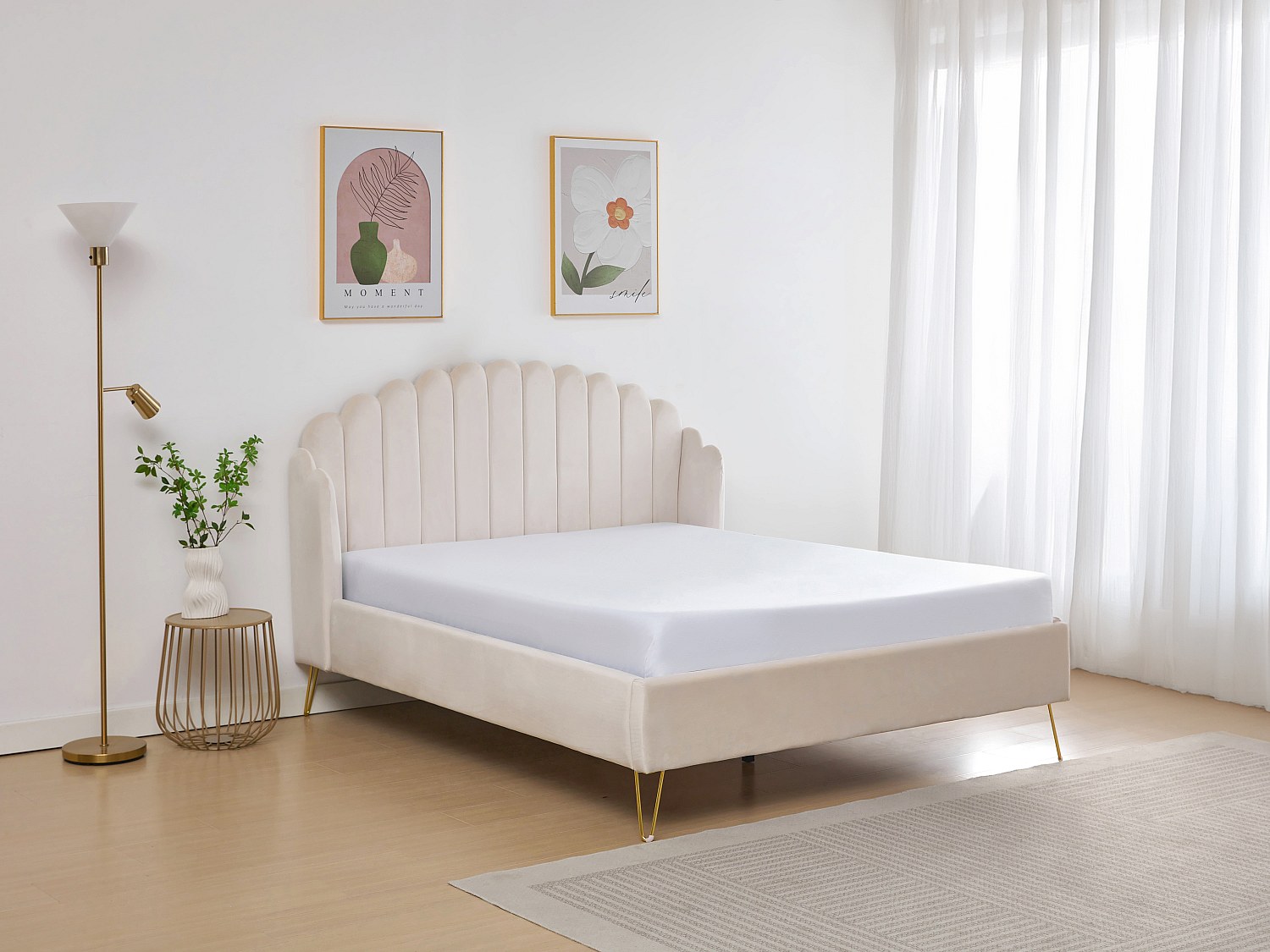 Polsterbett 140 x 190 cm - wellenförmiges Kopfteil - Samt - Beige - SAGALI