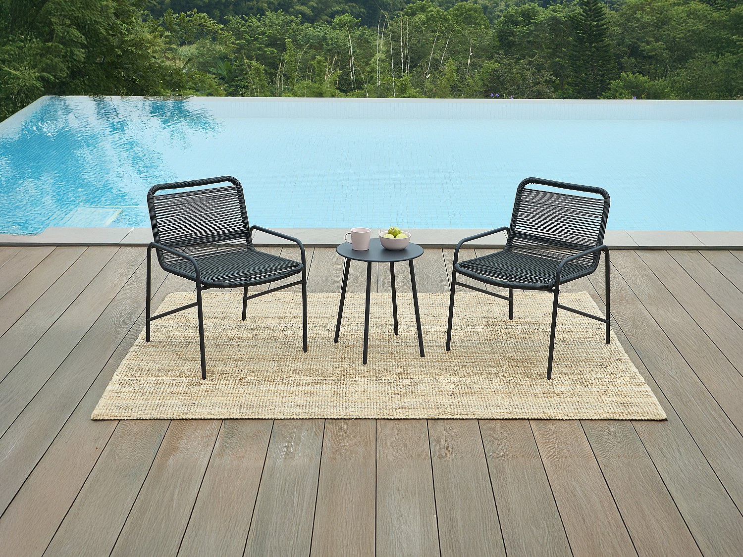 Gartenmöbel-Set aus Metall und Rattan-Kunstharz - 2 niedrige Sessel und ein Beistelltisch - Schwarz - KANAO von MYLIA