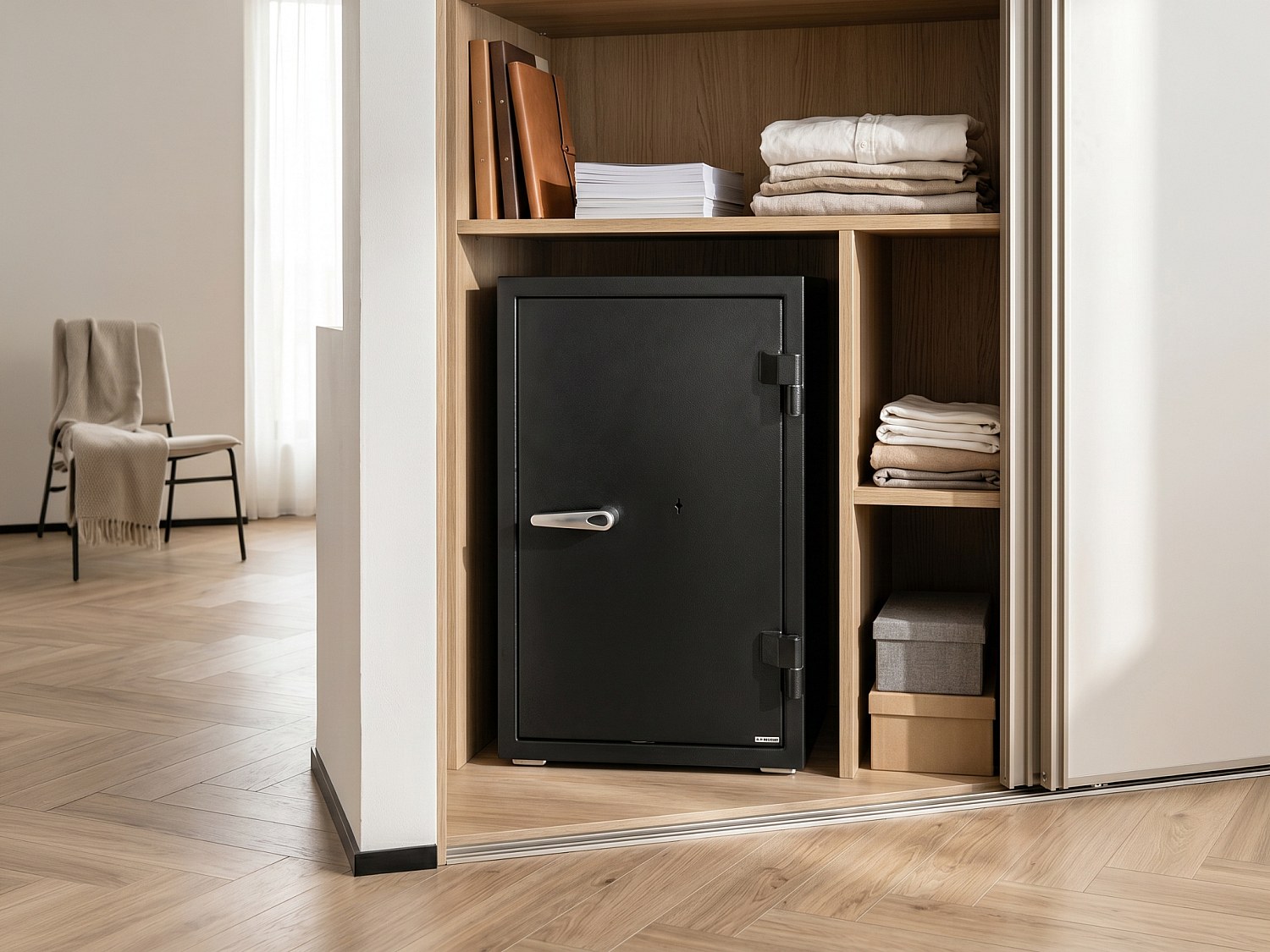 Tresor S2 mit Schlüssel aus Stahl in Schwarz - einbruch- und feuerhemmend - B44 x T43,5 x H69 cm - 56,5 L - MIRILO