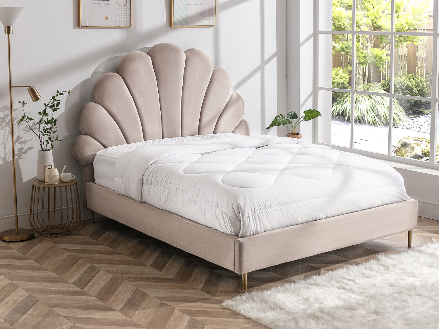 Bett mit Kopfteil in Muschelform - 140 x 190 cm - Samt- Beige - LIVAYA