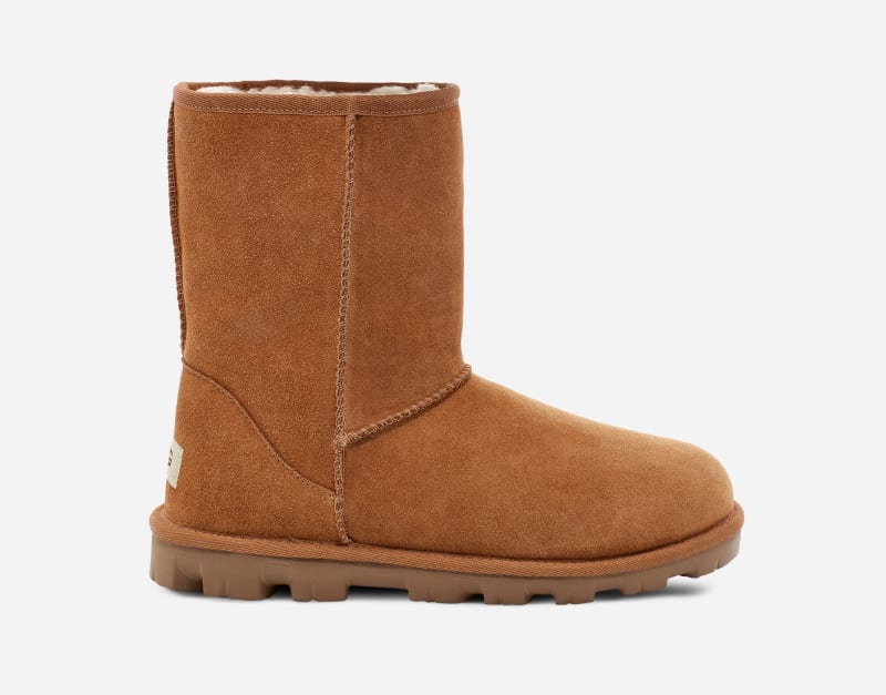 UGG® Essential Short Boot für Damen | UGG® EU in Brown, Größe 36, Wildleder
