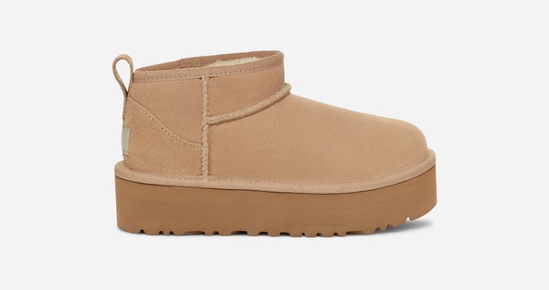 UGG® Classic Ultra Mini Plateau-Boot für Kinder | UGG® EU in Beige, Größe 32.5, Veloursleder