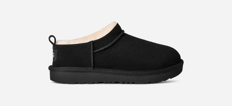 UGG® Classic Micro für Kinder | UGG® EU in Black, Größe 32.5, Wildleder