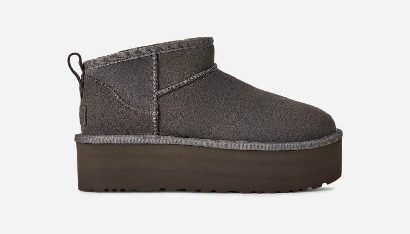 UGG® Classic Ultra Mini Plateau-Boot für Damen | UGG® EU in Black, Größe 36, Veloursleder