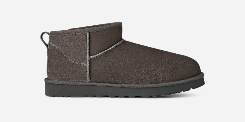 UGG® Classic Ultra Mini Boot für Herren | UGG® EU in Magnolia Leaf, Größe 42, Schaffell