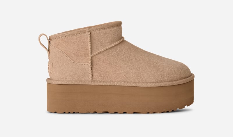 UGG® Classic Ultra Mini Plateau-Boot für Damen | UGG® EU in Beige, Größe 37, Wildleder