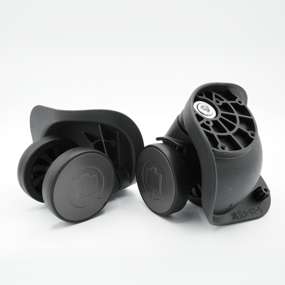 1 Paar Ersatzrollen Links/Rechts – Mittlerer Koffer Boxi, Mitte und (ab Ende 2024 Alex/Spree); großer Koffer Boxi, Mitte und (ab Ende 2024 Alex/Spree)