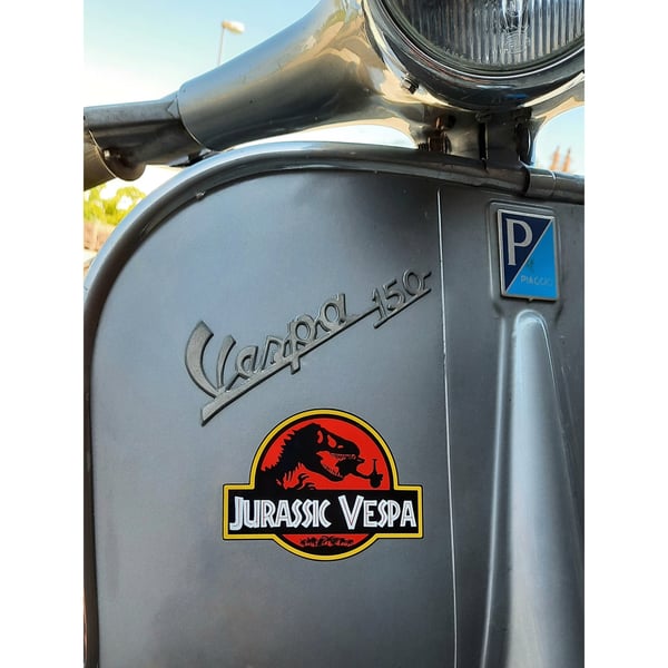 Aufkleber mit Motiv 'Jurassic Vespa' Motorroller 