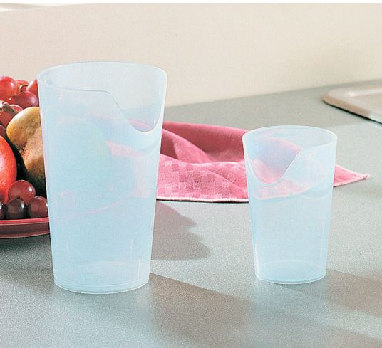 Trinkbecher Nosey, transparent, Becher mit Nasenaussparung, verschiedene Größen (ml)