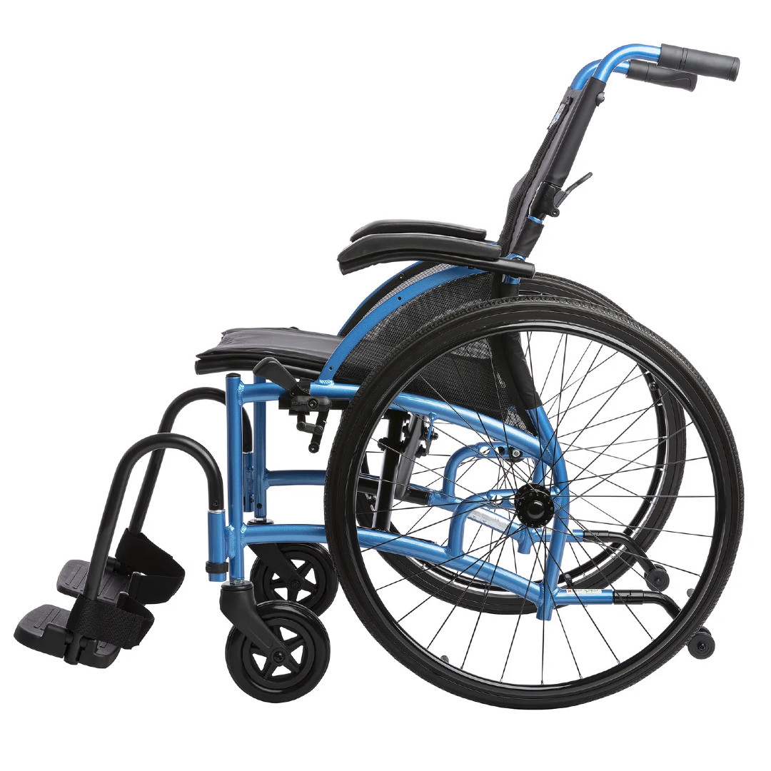 Strongback II Flip Rollstuhl SB45cm, mit Klapp-Armlehnen, Ultraleichtgewicht ab 10,8 kg, SB 45cm (Medium), Steckachse mit 24 Zoll Rädern, inkl. Kippstützen, bis 135kg (verlängerte Lieferzeiten)