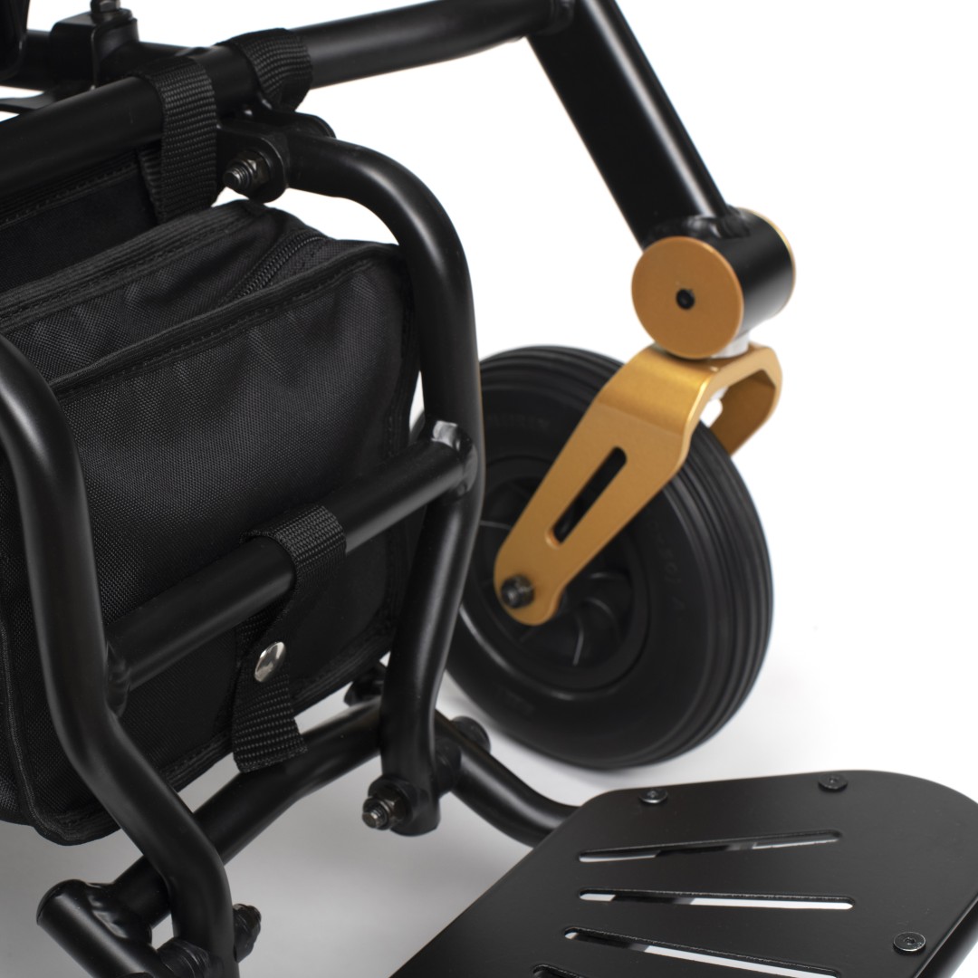 Plego Elektro-Rollstuhl inkl. Umbau für Begleitsteuerung, Alu-Leichtgewicht, faltbar, nur 24,5 kg inkl. Akku, pannensichere Bereifung, 6 km/h, bis 130kg