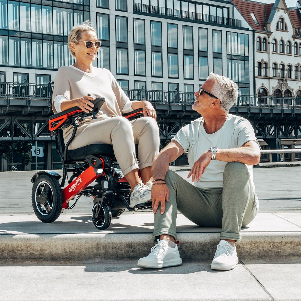 ergoflix® LX – komfortabler faltbarer E-Rollstuhl für innen & außen | mit Softline-Sitz & Federung